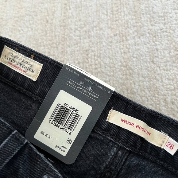 NWT Levi's Premium Wedge Bootcut High Rise Button Fly Jeans 26 - Picture 2 of 10